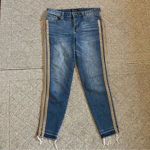 Versona Jeans Womens Size 30 Blue Denim Contempory Side Stripes Skinny Raw Hems